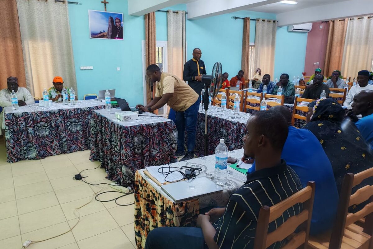 FORMALISATION DES LIENS D’AFFAIRES : LES ACTEURS DE LA CHAÎNE DE VALEUR DU RIZ EN ATELIER À MAROUA